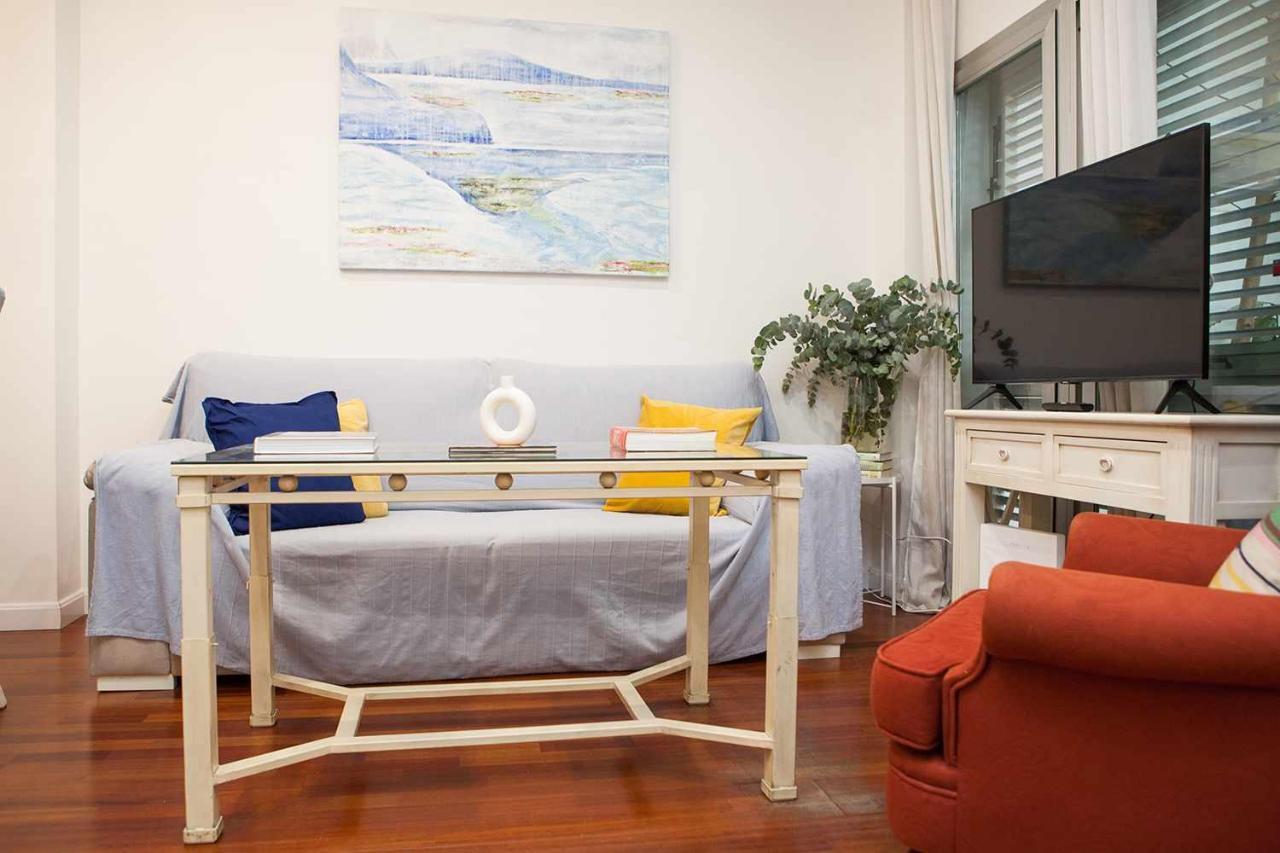 Charming Apartment With Pool And Garage Sevilla Bagian luar foto