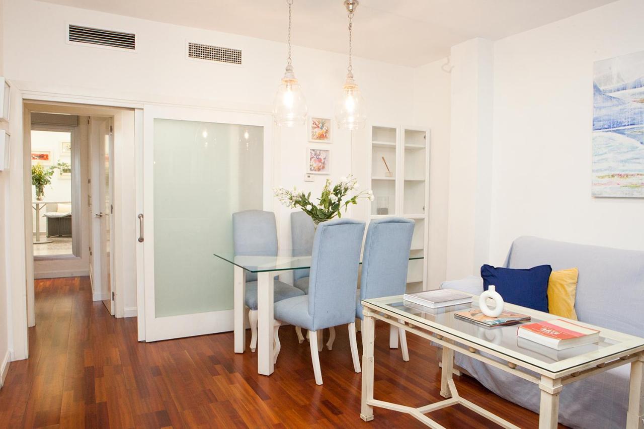 Charming Apartment With Pool And Garage Sevilla Bagian luar foto