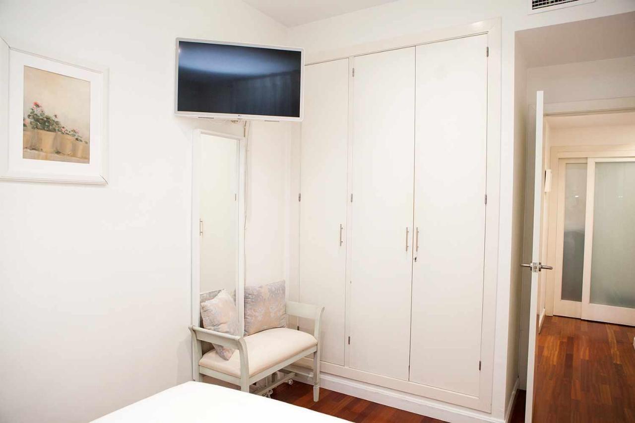 Charming Apartment With Pool And Garage Sevilla Bagian luar foto