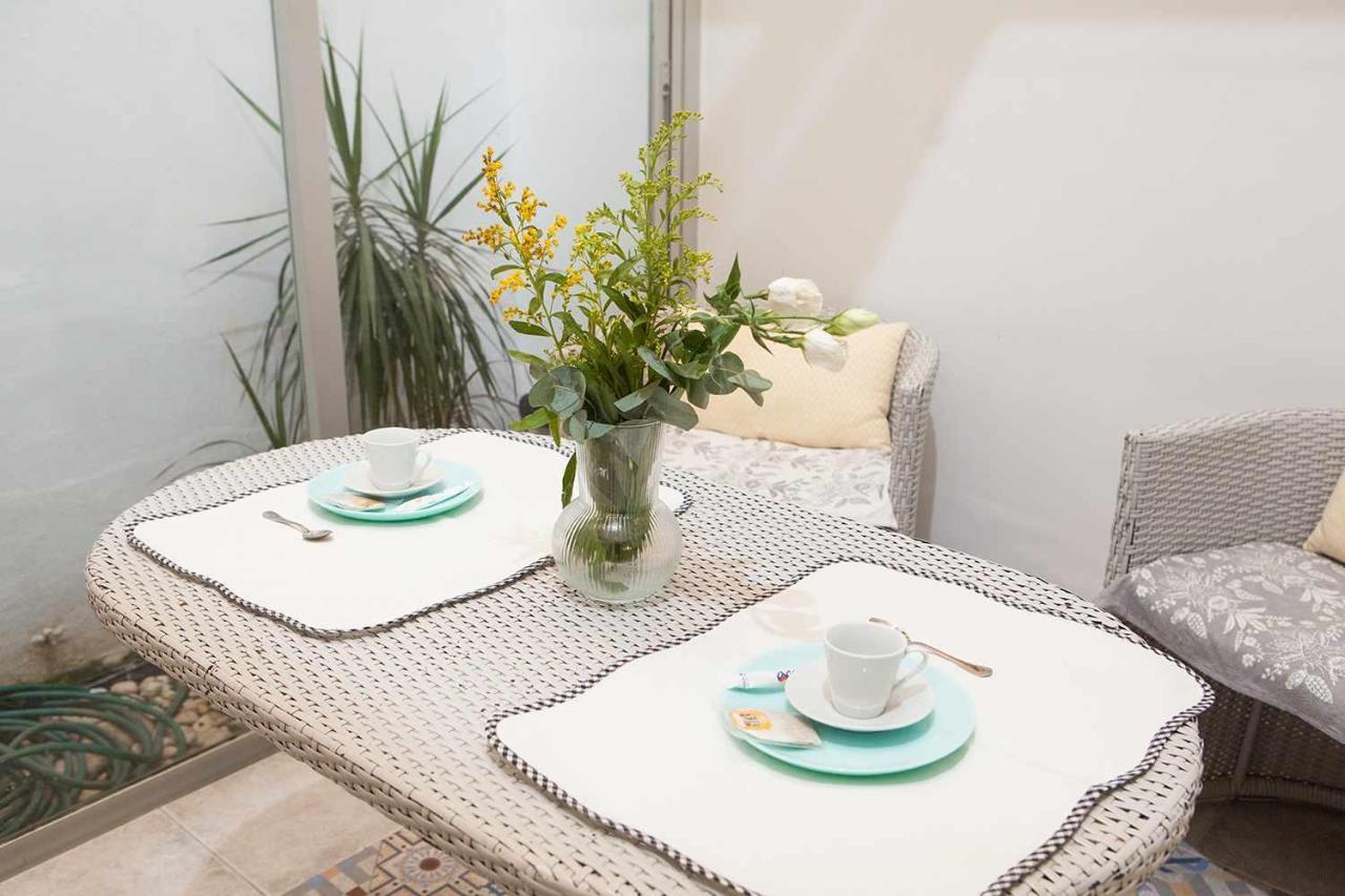 Charming Apartment With Pool And Garage Sevilla Bagian luar foto