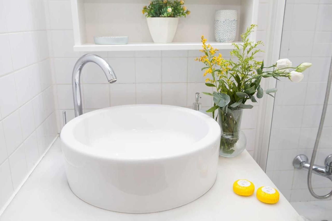 Charming Apartment With Pool And Garage Sevilla Bagian luar foto