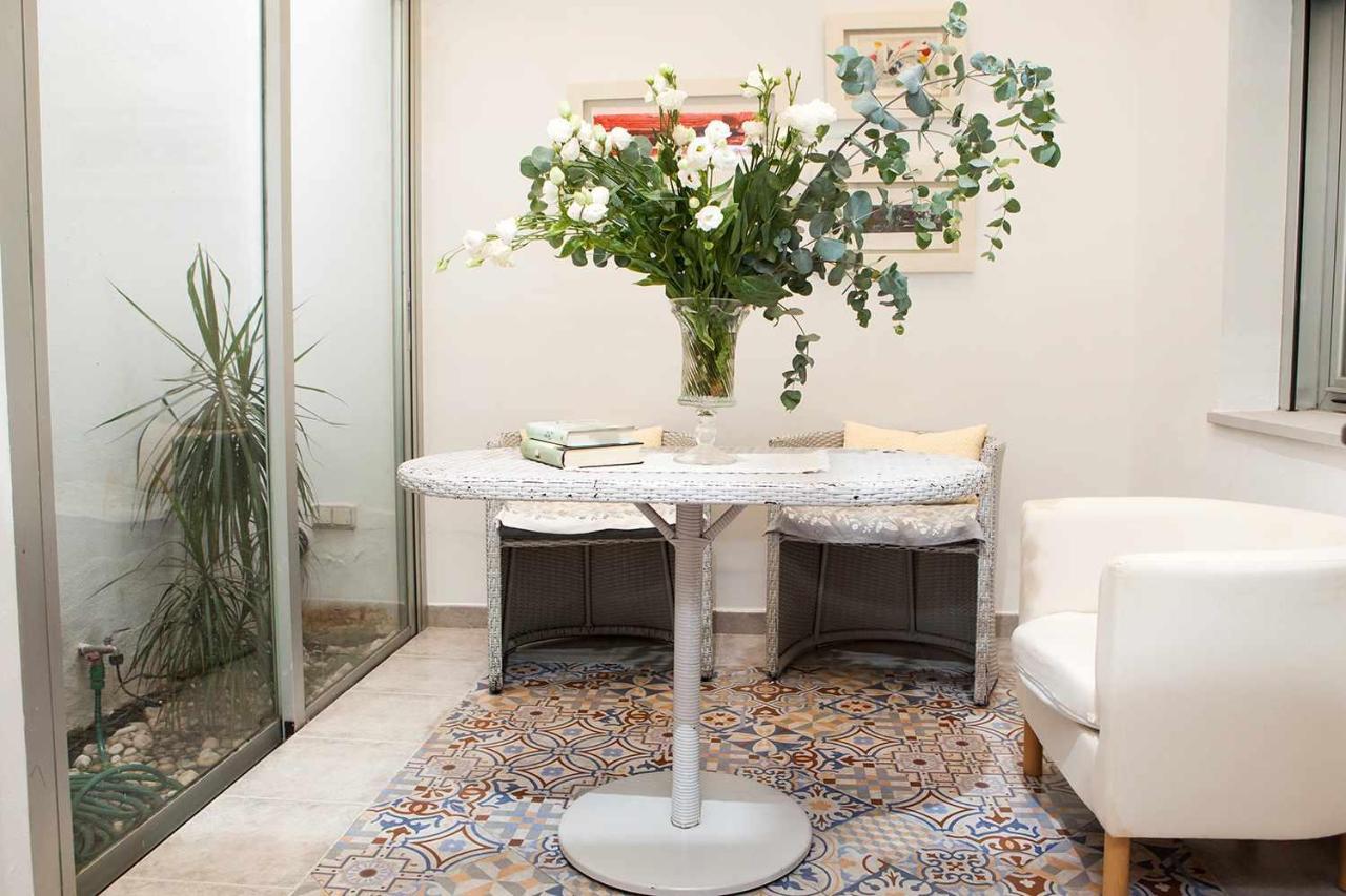 Charming Apartment With Pool And Garage Sevilla Bagian luar foto