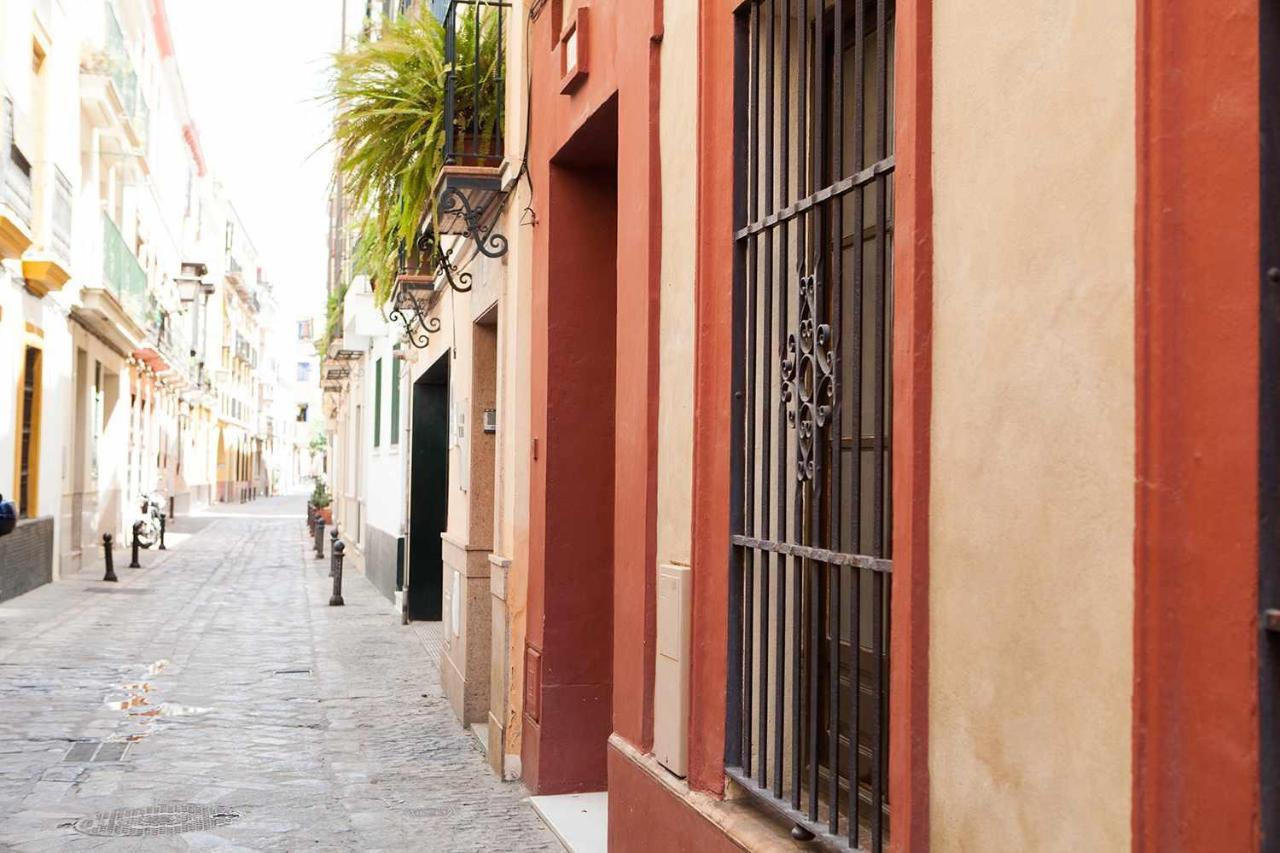 Charming Apartment With Pool And Garage Sevilla Bagian luar foto