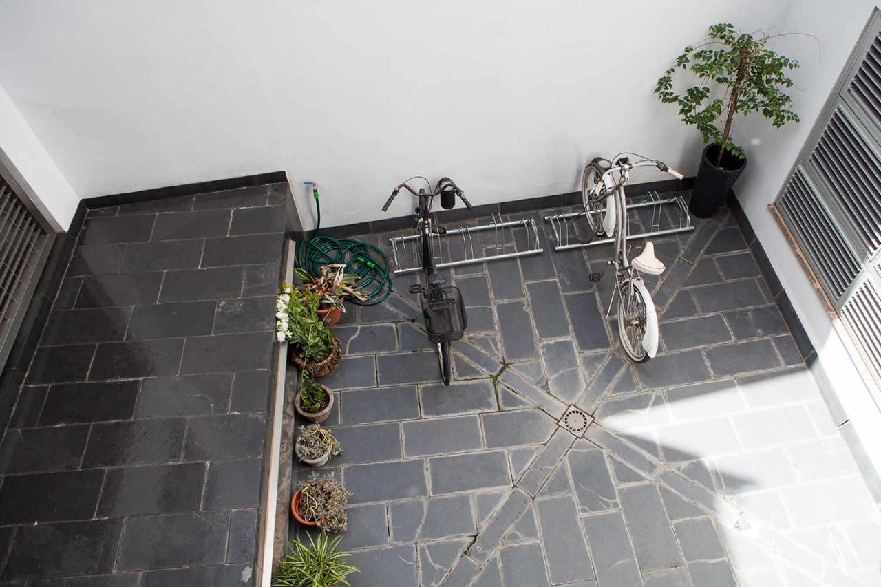 Charming Apartment With Pool And Garage Sevilla Bagian luar foto