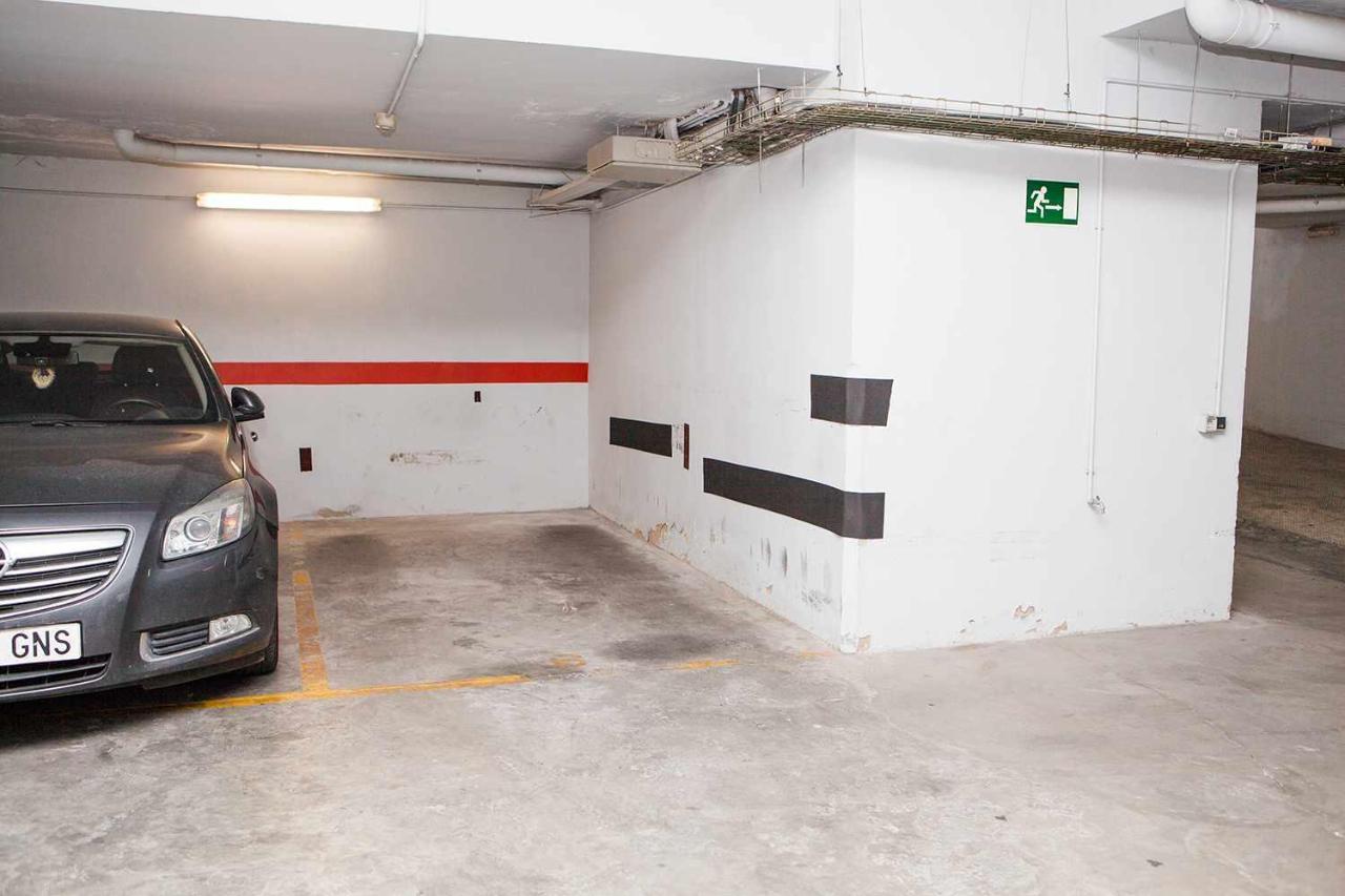 Charming Apartment With Pool And Garage Sevilla Bagian luar foto